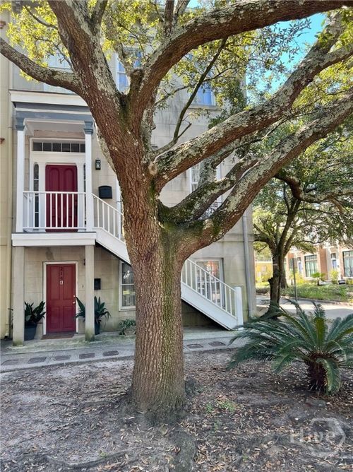 a-215 W Hall St, savannah, GA, 31401-5520 | Card Image