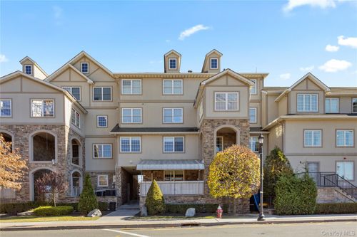 3314 Parkview Dr, Spring Valley, NY, 10977-4981 | Card Image