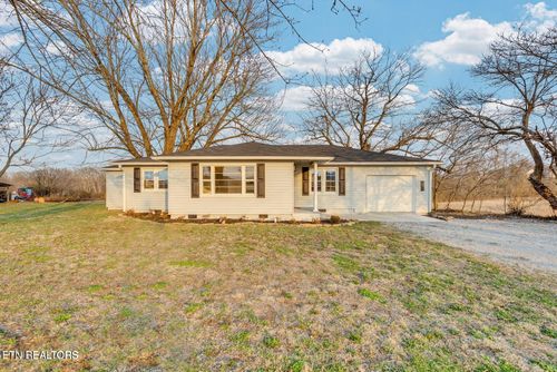251 Country View Rd, Crossville, TN, 38571-5400 | Card Image