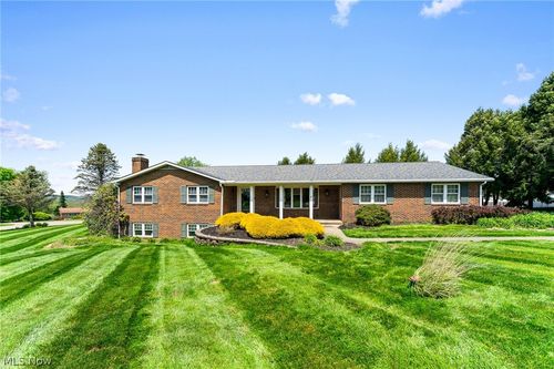 49325 S Park Cir, East Liverpool, OH, 43920-9530 | Card Image