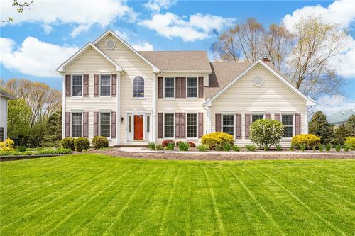 57 Edenfield Rd, Penfield, NY, 14526-2910 | Card Image
