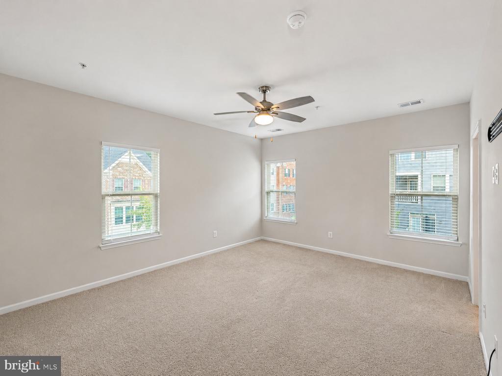 Residential in LANHAM 5