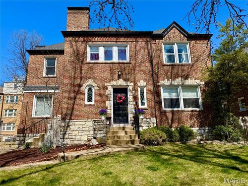 7527 Cromwell Dr, Clayton, MO, 63105-2920 | Card Image