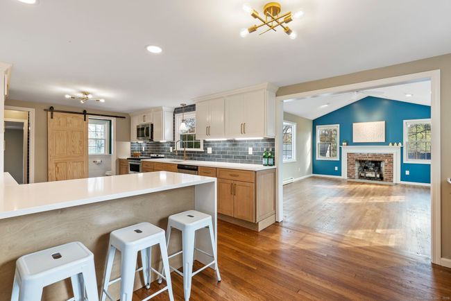 93 Valley View Dr, House other with 3 bedrooms, 2 bathrooms and null parking in Wethersfield CT | Image 4