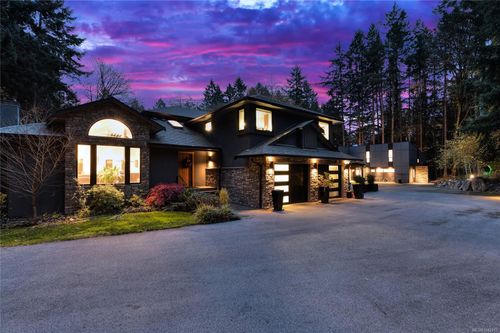 851 Sayward Rd, Victoria, BC, V8Y1R5 | Card Image
