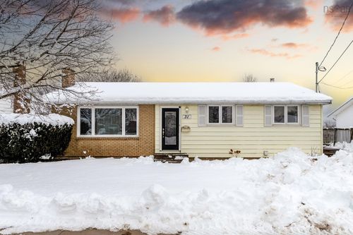 31 Swanton Drive, Dartmouth, NS, B2W2C3 | Card Image