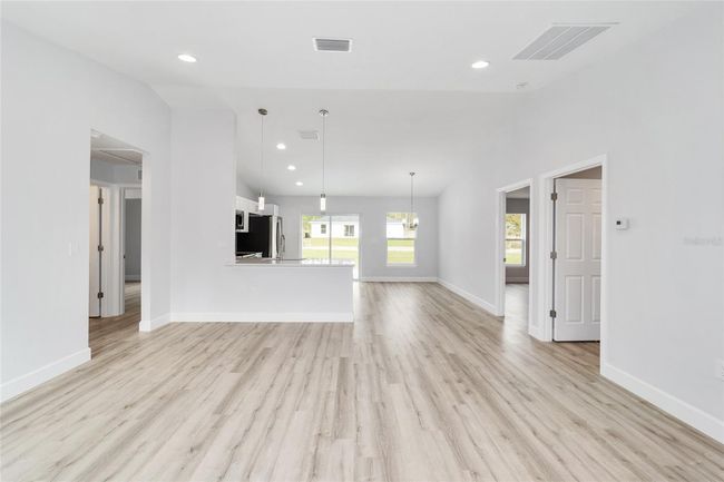 13568 Sw 109 Th Ln, House other with 3 bedrooms, 2 bathrooms and null parking in Dunnellon FL | Image 9