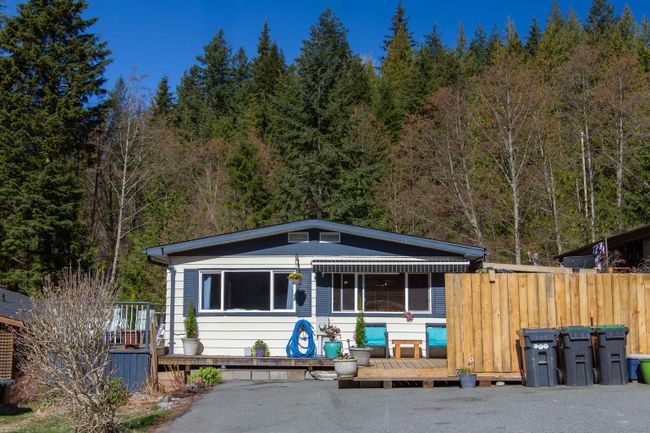 734 Upper Crescent, House other with 3 bedrooms, 2 bathrooms and 2 parking in Britannia Beach BC | Image 2