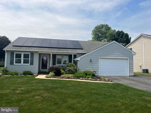 306 Willow Ln, New Holland, PA, 17557-1805 | Card Image