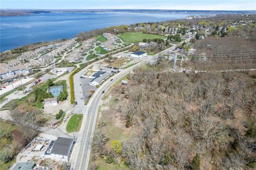 994 Main Road, Tiverton, RI, 02878 | Card Image