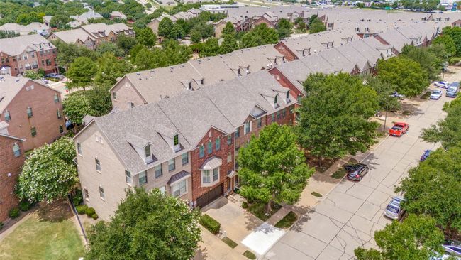 1416 Chase Ln, Townhouse with 4 bedrooms, 4 bathrooms and null parking in Irving TX | Image 4
