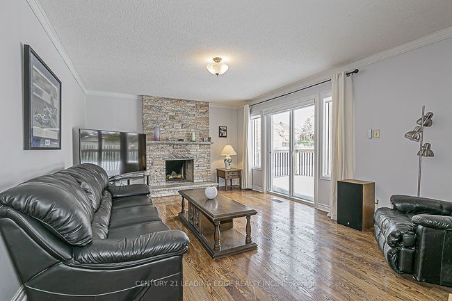 30 Wigston Crt, House other with 4 bedrooms, 3 bathrooms and 4 parking in Whitby ON | Image 15