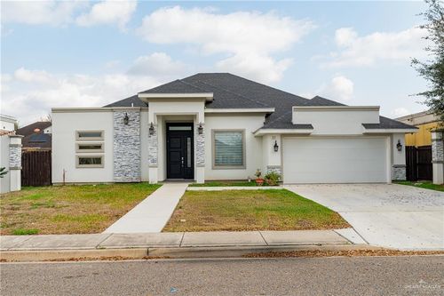 211 N 17th St, Hidalgo, TX, 78557-3903 | Card Image