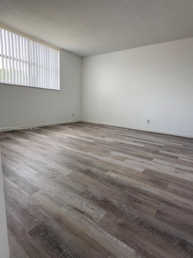 APT-2N - 500 Executive Center Dr, Condo with 2 bedrooms, 2 bathrooms and null parking in West Palm Beach FL | Image 20