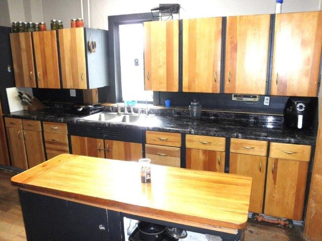 9153 Oak Ave, Home with 5 bedrooms, 3 bathrooms and null parking in Cresco IA | Image 8