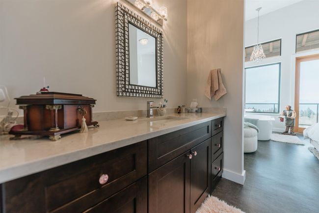 2247 Pixton Rd, House other with 3 bedrooms, 3 bathrooms and 6 parking in Roberts Creek BC | Image 22