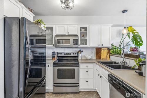 a302-700 32nd St, Bellingham, WA, 98225-6924 | Card Image