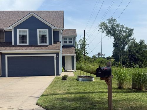 625 E Spring Avenue, Bonner Springs, KS, 66012 | Card Image