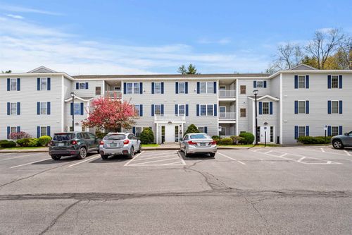 100-4 Crestview Cir, Londonderry, NH, 03053-2475 | Card Image