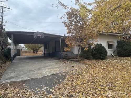 6450 Gap Rd, Outlook, WA, 98938-9740 | Card Image