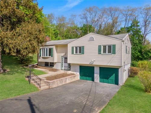 63 Rolfe Pl, Pearl River, NY, 10965-1203 | Card Image
