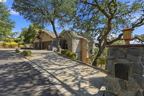 506 Oakshire Pl, Alamo, CA, 94507-2325 | Card Image