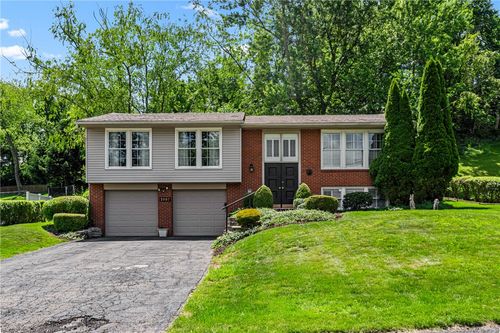 2907 Kings Mill Rd, Bethel Park, PA, 15102-1635 | Card Image