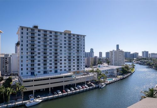 9g-427 Golden Isles Dr, Hallandale Beach, FL, 33009-7545 | Card Image
