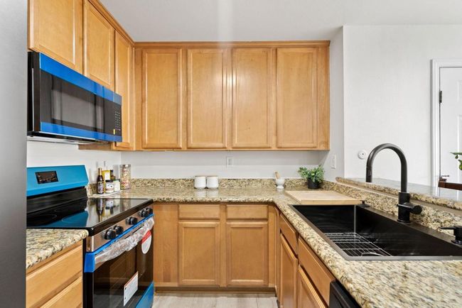 UNIT-215 - 3454 Castle Glen Dr, Condo with 3 bedrooms, 2 bathrooms and 1 parking in San Diego CA | Image 7