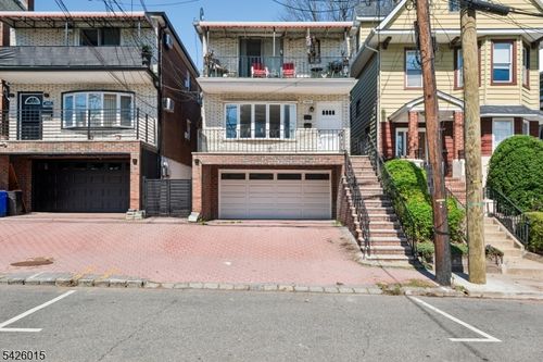 7807 Park Ave, North Bergen, NJ, 07047-5824 | Card Image