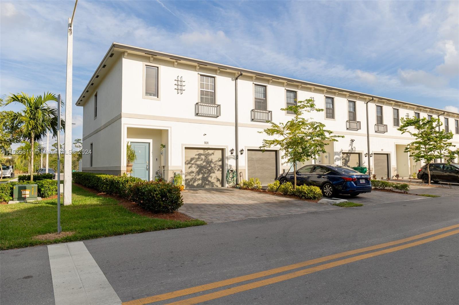 6th Ct, Homestead, FL 33034