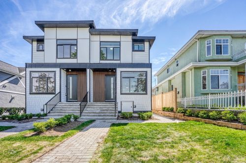 2262 Newport Ave, Vancouver, BC, V5P2J2 | Card Image