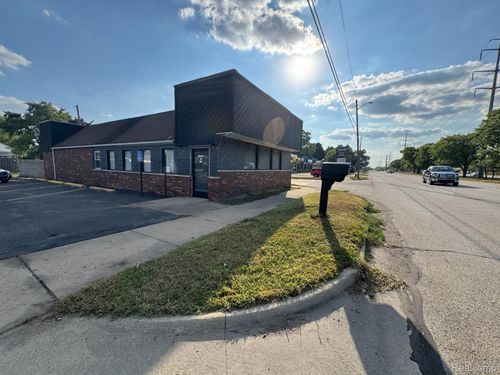 26999 W 8 Mile Rd, Redford, MI, 48240-1217 | Card Image