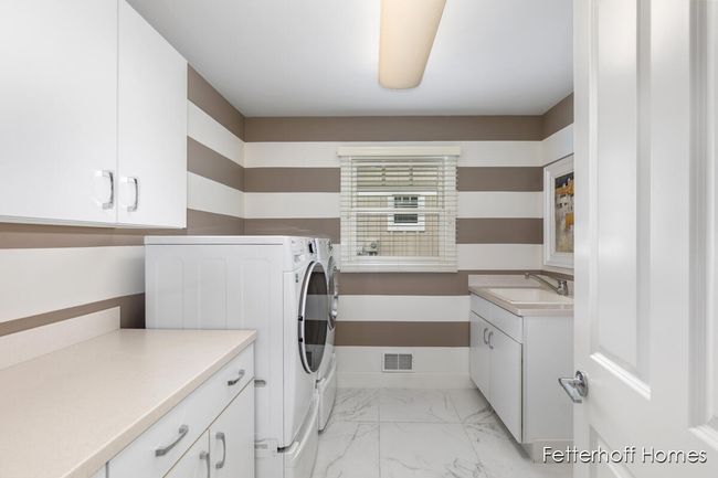 Laundry Room | Image 22