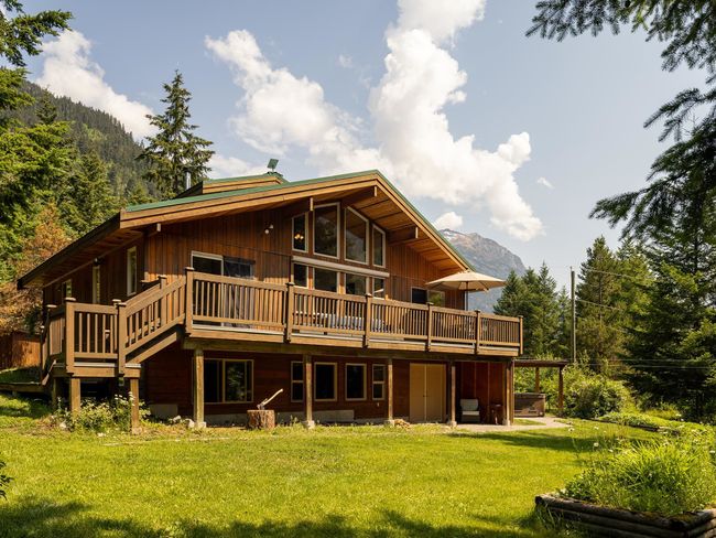 8907 Old Portage Road, House other with 3 bedrooms, 3 bathrooms and 10 parking in Pemberton BC | Image 10