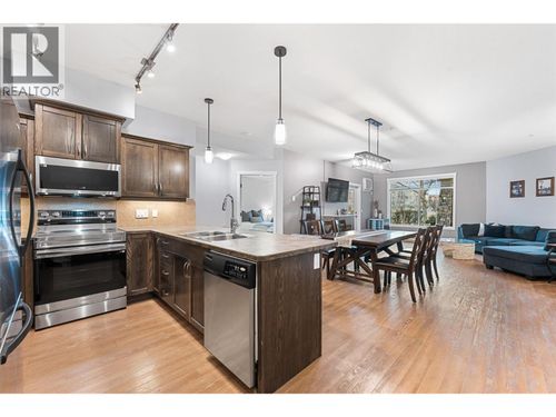 101-3739 Casorso Rd, Kelowna, BC, V1W5E8 | Card Image