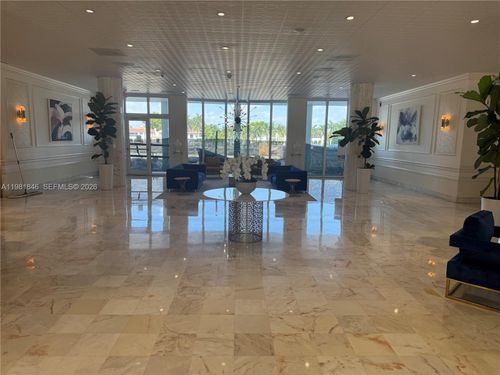 3k-5750 E Collins Ave, Miami Beach, FL, 33140 | Card Image
