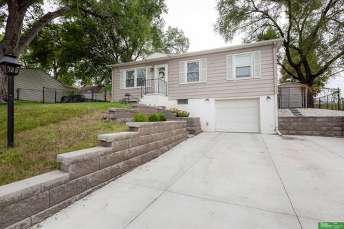 7546 Joseph Ave, La Vista, NE, 68128-2650 | Card Image