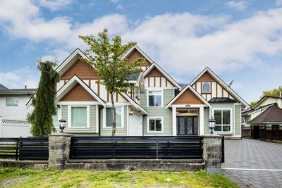 14103 110 Ave, House other with 12 bedrooms, 9 bathrooms and 6 parking in Surrey BC | Image 2