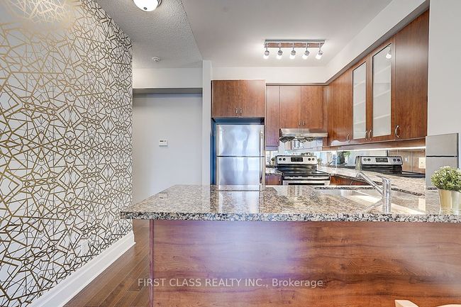 901 - 131 Upper Duke Cres, Condo with 1 bedrooms, 1 bathrooms and null parking in Markham ON | Image 6