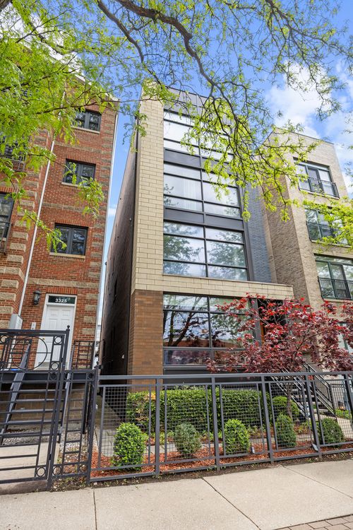 1-3321 N Sheffield Ave, Chicago, IL, 60657-9349 | Card Image