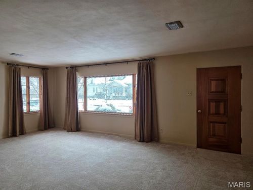 1600 Lemon St, Highland, IL, 62249-2129 | Card Image