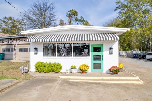 636 W Panola St, Carthage, TX, 75633-2441 | Card Image