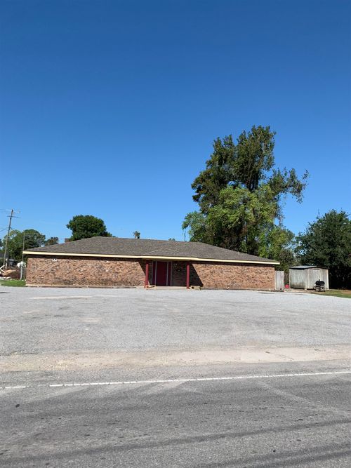 978 Saint Charles St, Thibodaux, LA, 70301-4737 | Card Image