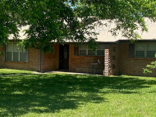 117 E Cypress St, Cross Plains, TX, 76443-2214 | Card Image