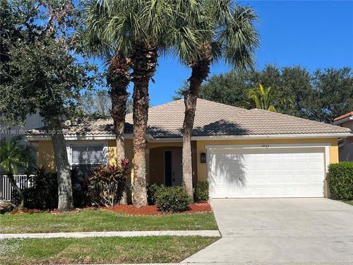 5033-5033 Prairie Dunes Village Cir, Lake Worth, FL, 33463-8215 | Card Image