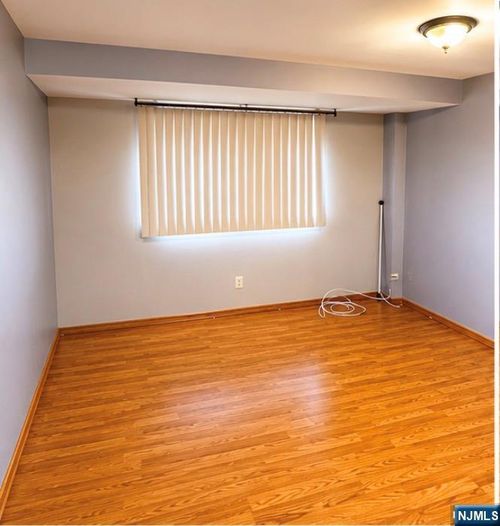 135 Westminster Pl, Lodi, NJ, 07644-1009 | Card Image