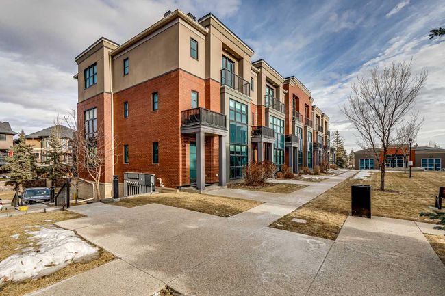404 Aspen Meadows Hill Sw, Townhouse with 3 bedrooms, 4 bathrooms and 2 parking in Calgary AB | Image 38