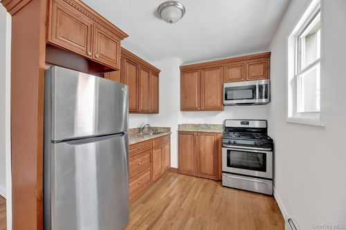8848 77th St, Woodhaven, NY, 11421-2308 | Card Image