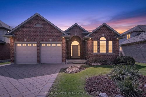 22 Springfield Way, Komoka, ON, N0L1R0 | Card Image